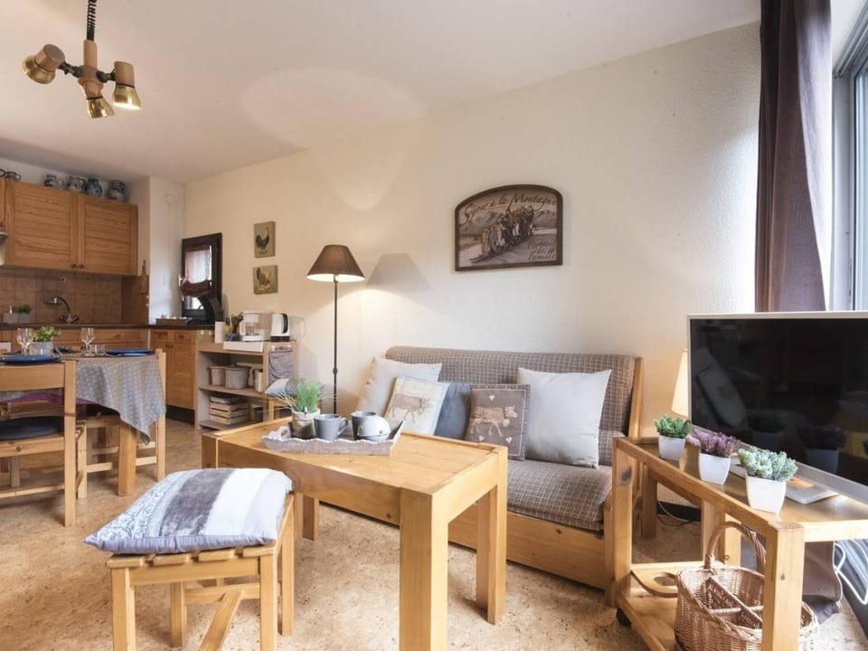 Duplex 4 personnes avec balcon à Saint Lary Village - FR-1-296-182 Apartment in Saint-Lary-Soulan