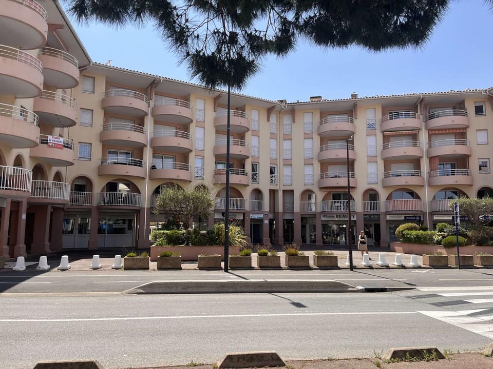 Appartement à Fréjus avec terrasse et ménage inclus - FR-1-226A-66 Apartment in Fréjus