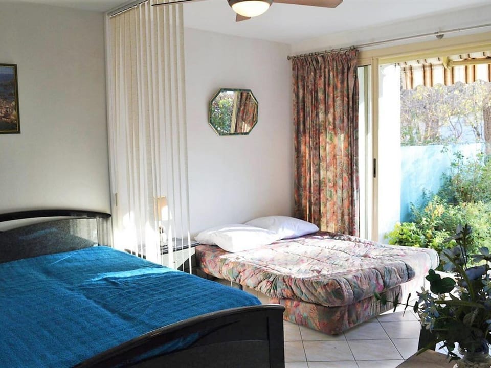Studio climatisé avec parking, terrasse au Lavandou - FR-1-251-167 Apartment in Le Lavandou