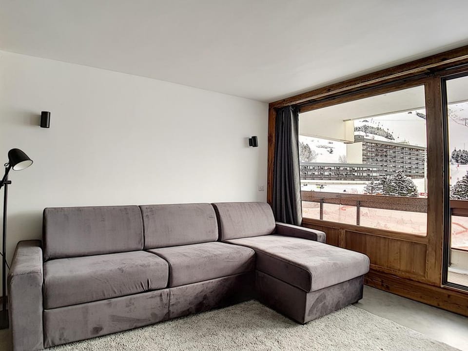 Appartement rénové 36m², skis aux pieds, balcon sud - FR-1-344-595 Apartment in Les Allues