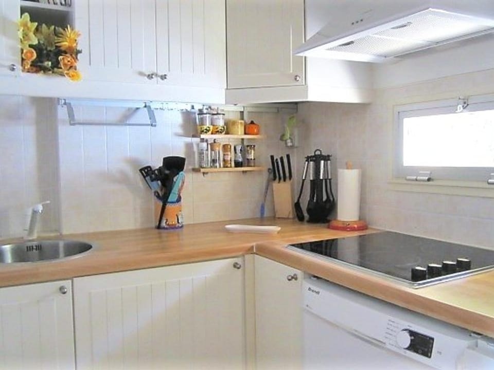 Appartement 3 pièces 6 pers avec terrasse, clim, piscine privée, parking - FR-1-251-81 Apartment in Le Lavandou