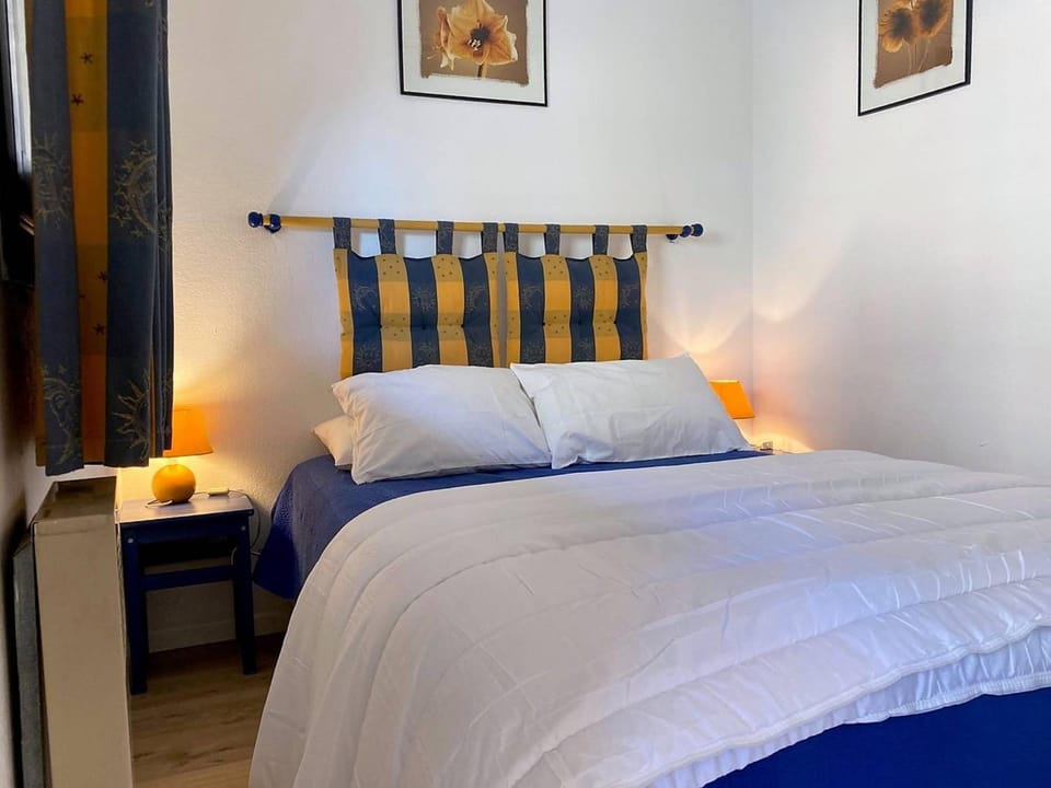 Appartement climatisé, 4 couchages, à 2 pas de la plage au Lavandou - FR-1-251-93 Apartment in Le Lavandou
