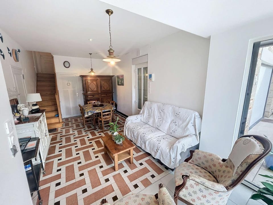 Maison à 100m de la plage, jardin privé, wifi gratuit, proche commerces et activités balnéaires - FR-1-361-113 House in Jullouville