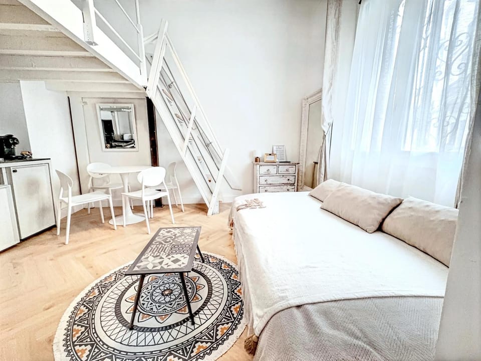 Mini Duplex 50m du Vieux Port Apartment in Cannes