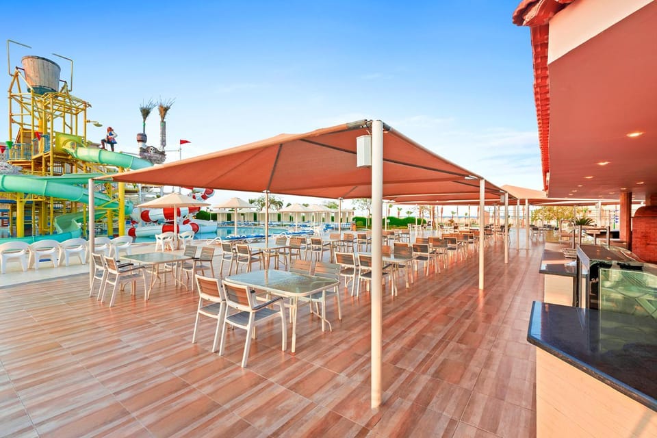 Restaurant/places to eat, Balcony/Terrace