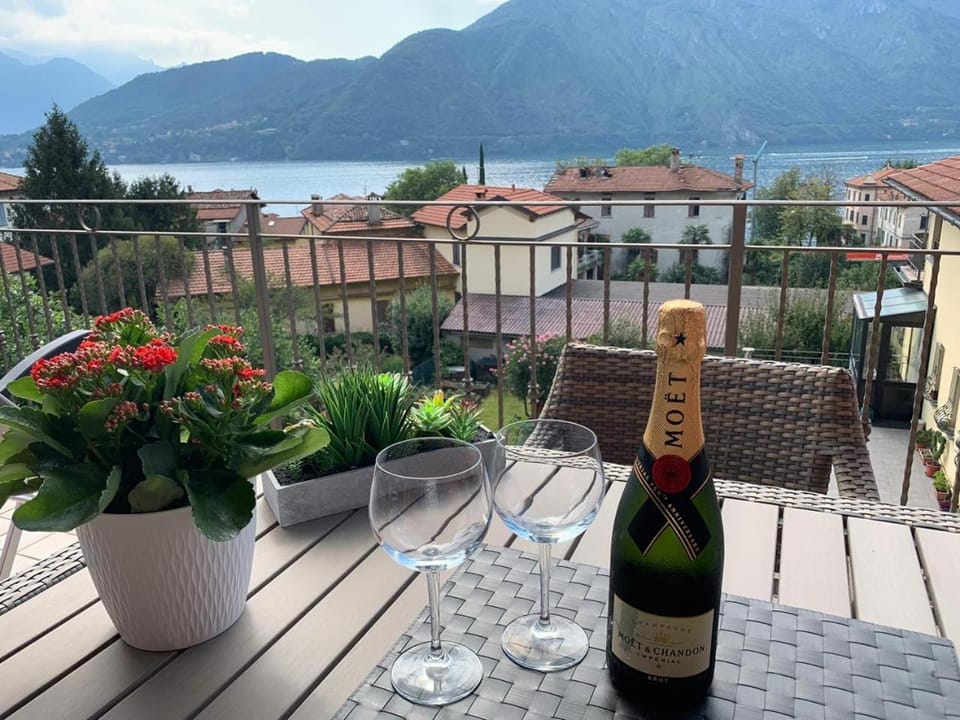 Balcony/Terrace, Lake view