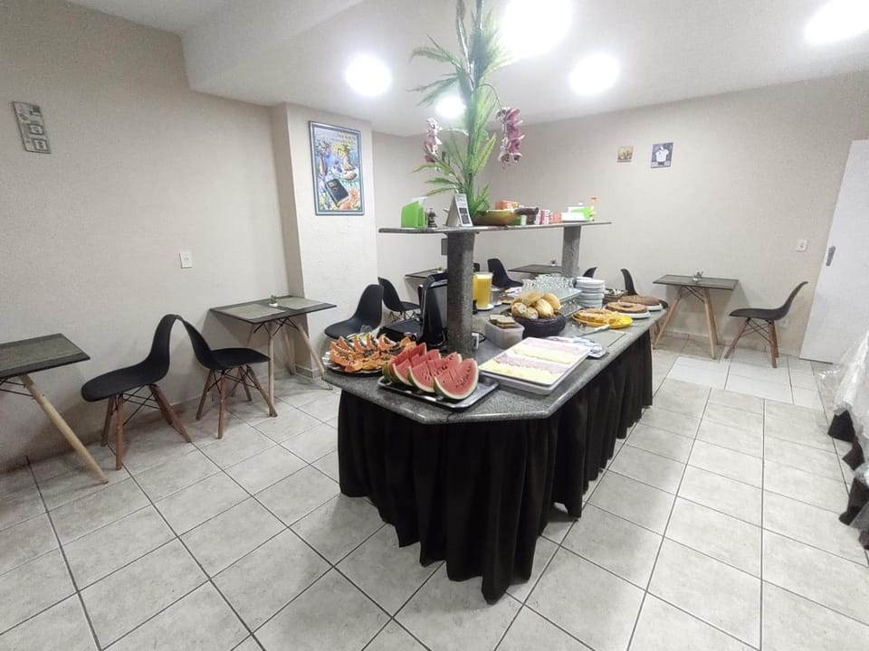 Breakfast, Buffet breakfast