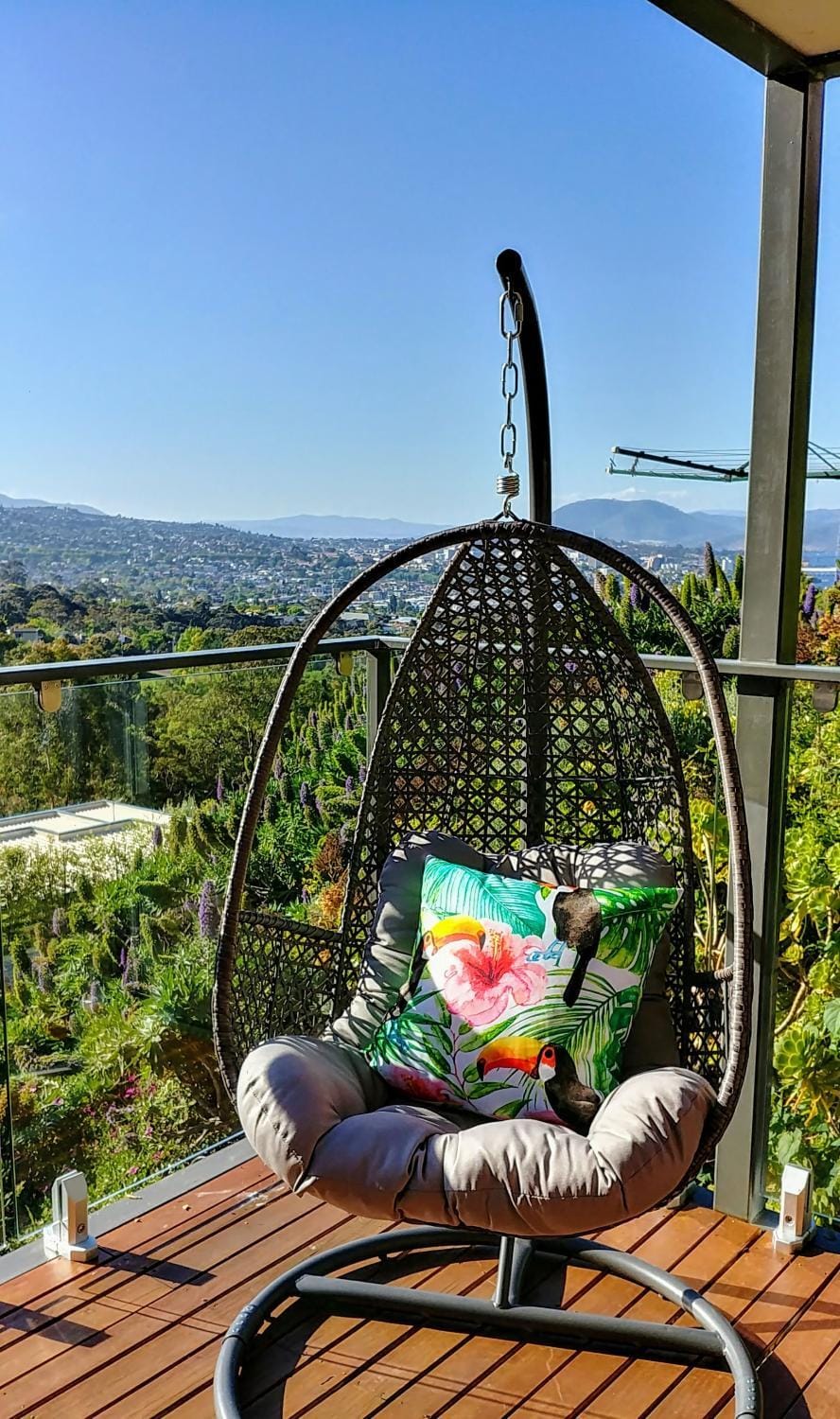 The View 2 bed unit with stunning Hobart outlook Apartment in Tasmania
