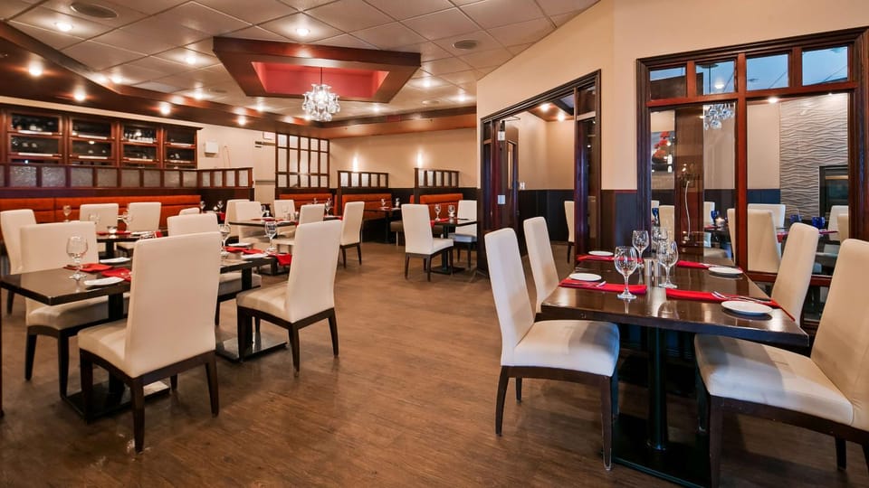 Restaurant/places to eat, Dining area, On site