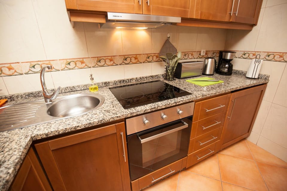 Kitchen or kitchenette, Communal kitchen