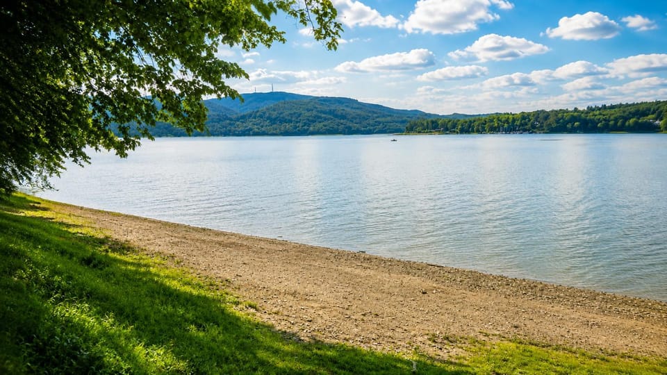 Nearby landmark, Natural landscape, Beach, Lake view