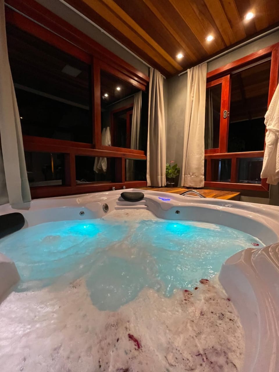 Night, Hot Tub
