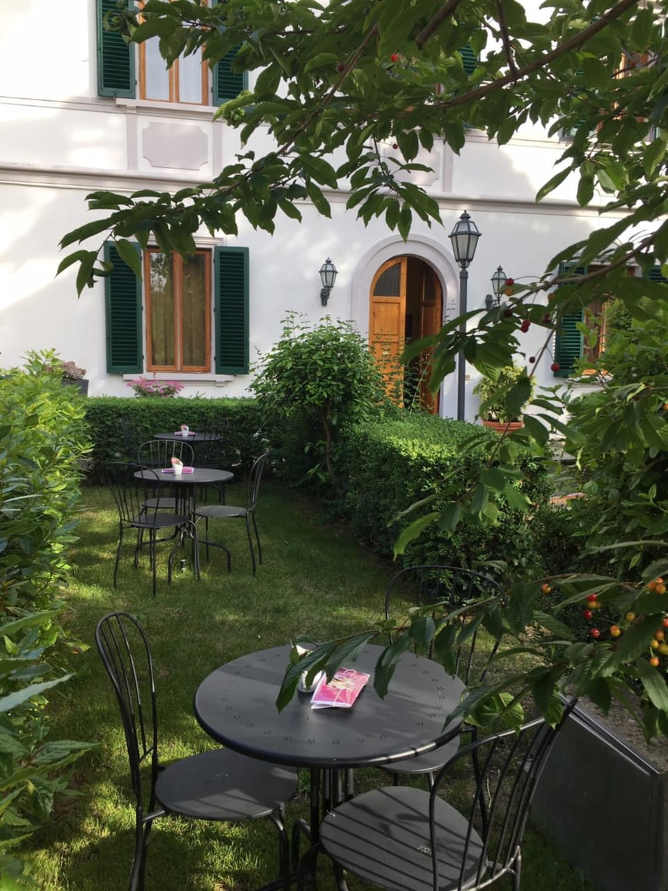 Facade/entrance, Garden