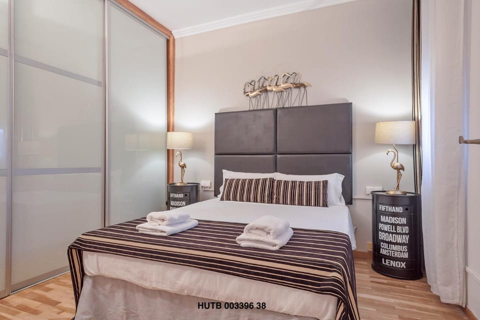 Day, Bedroom, On site