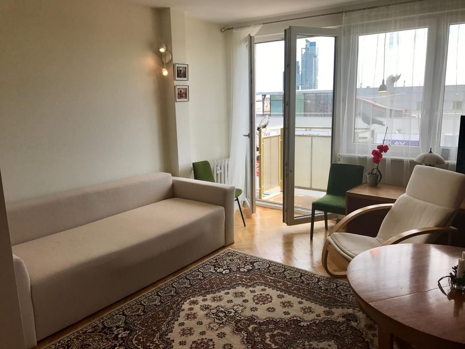 Bed, Balcony/Terrace, Living room, Seating area, City view, Street view