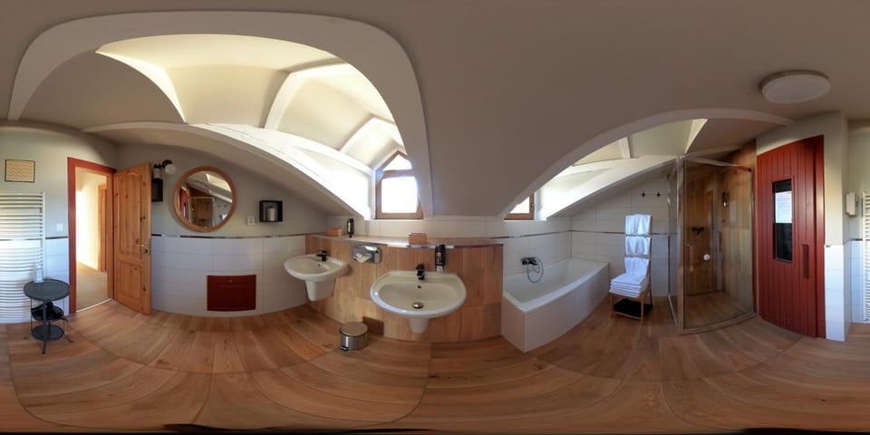Bathroom, Photo of the whole room