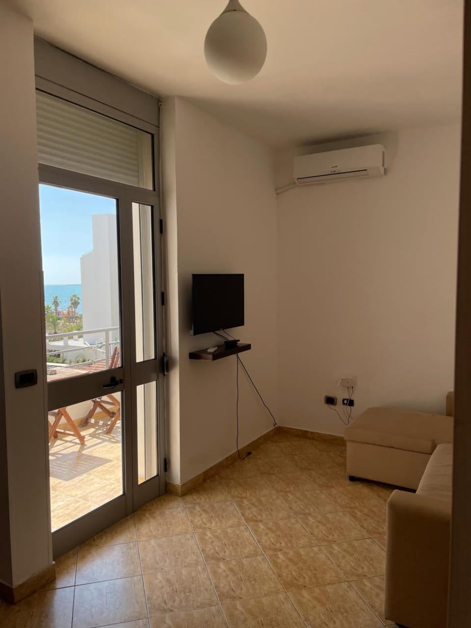 TV and multimedia, Living room, air conditioner