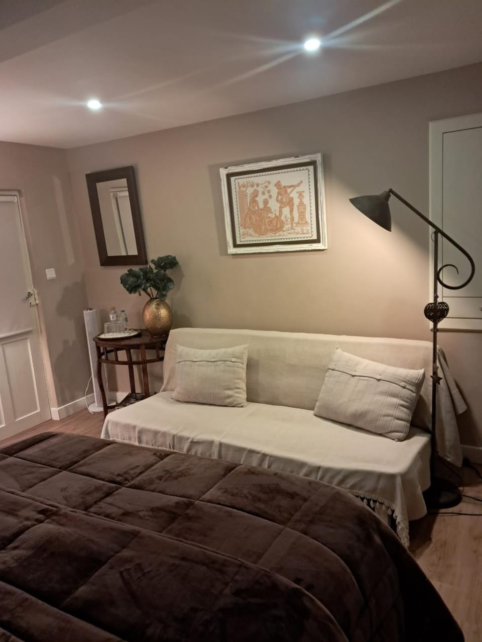 Seating area, Bedroom
