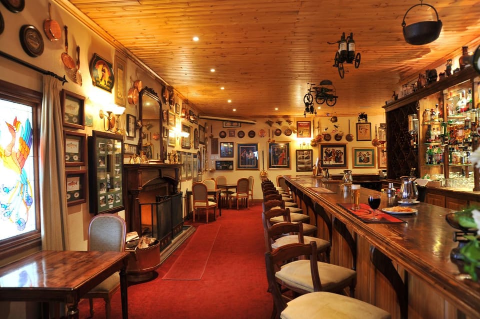 Lounge or bar