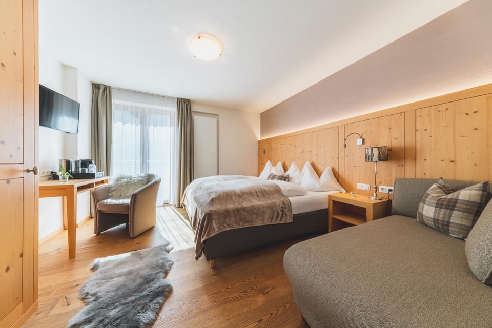 Spring, Bed, Winter, Summer, Skiing, Bathroom, TV and multimedia, Coffee/tea facilities, Balcony/Terrace, Photo of the whole room, Seating area, Cycling, Cycling, Bedroom, Autumn, Breakfast, Buffet breakfast, Bath, Parking, internet