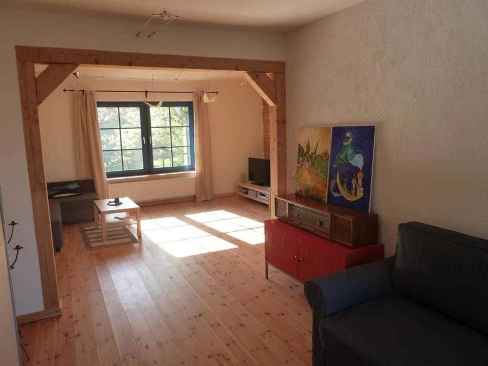 TV and multimedia, Decorative detail, Seating area
