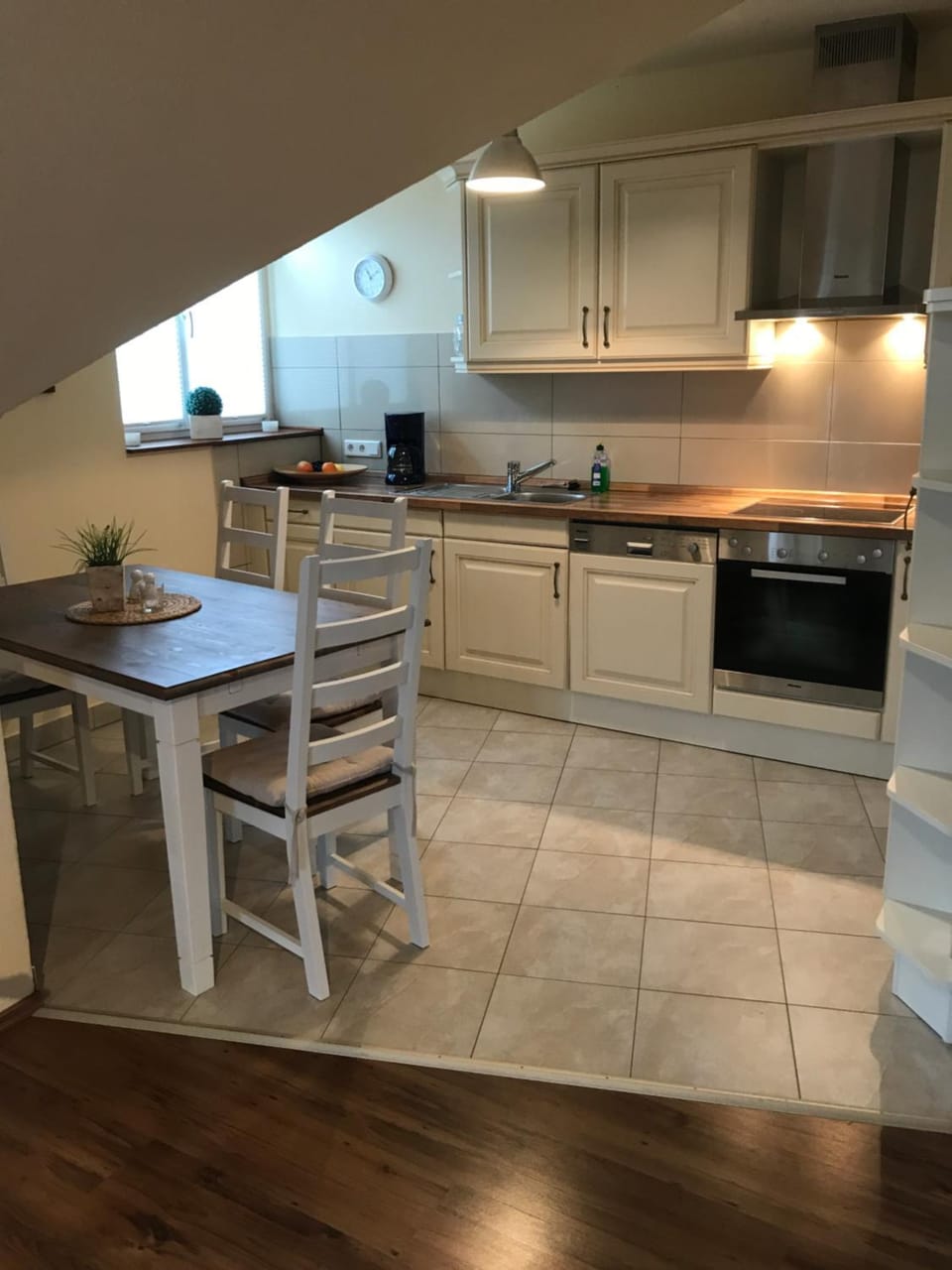 Kitchen or kitchenette, Seating area, Dining area