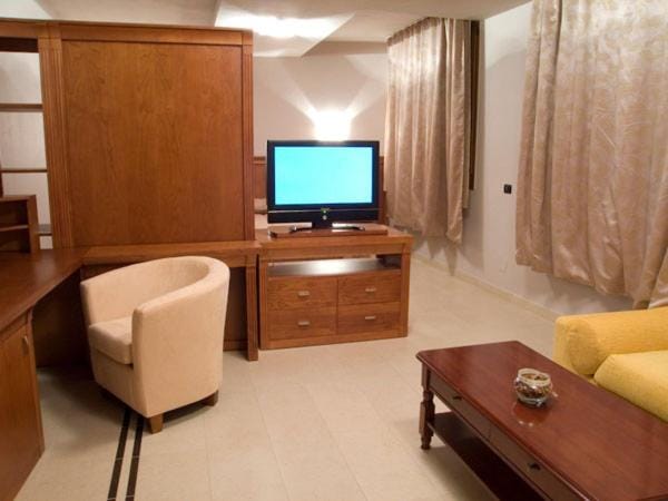 Living room, Photo of the whole room, Seating area