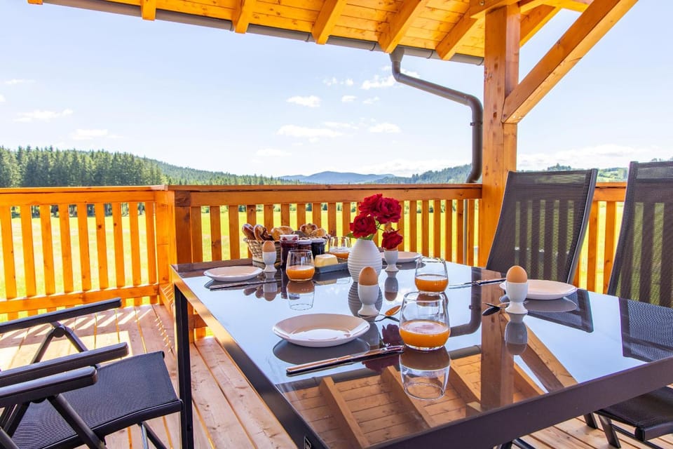 Day, Natural landscape, View (from property/room), Balcony/Terrace, Dining area, Mountain view