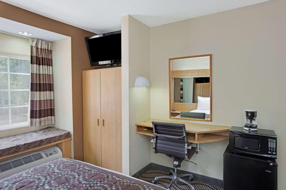 Photo of the whole room, On site