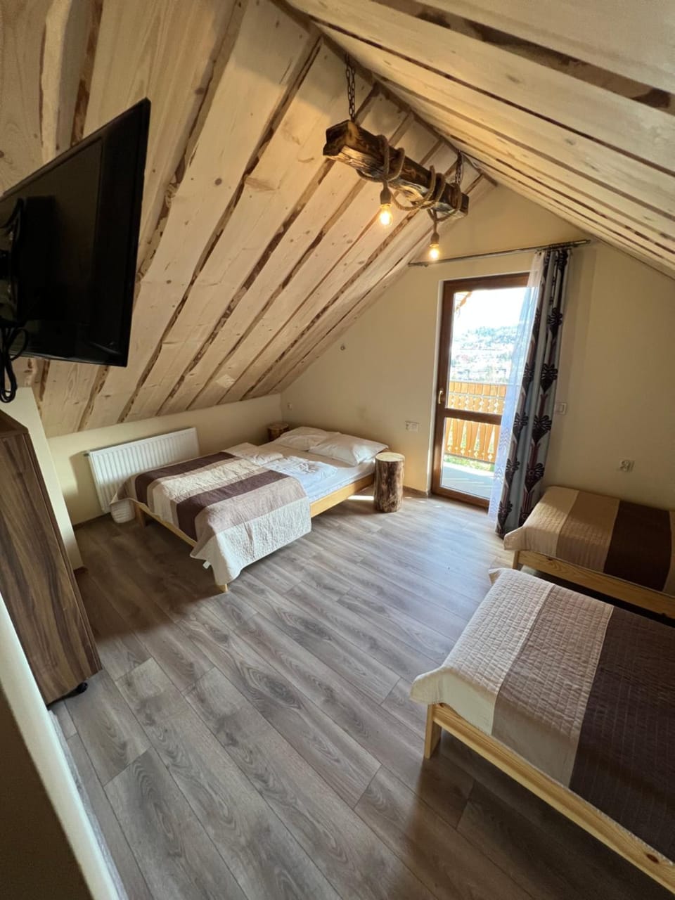 Photo of the whole room