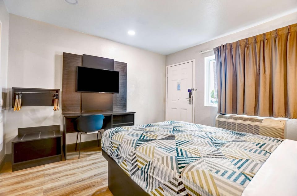 Photo of the whole room, On site