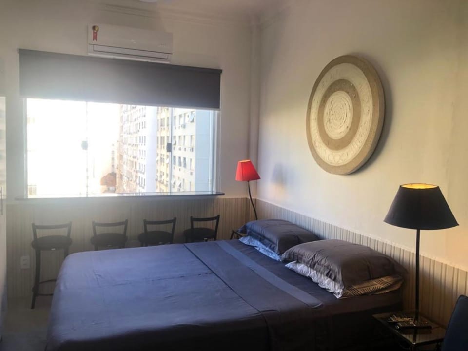 Entre Copacabana e Ipanema, 300 metros da praia, entre postos 5 e 6 Apartment in Rio de Janeiro
