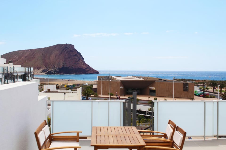 Snorkeling, Balcony/Terrace, Balcony/Terrace, Beach, Windsurfing, Canoeing, Hiking, Diving
