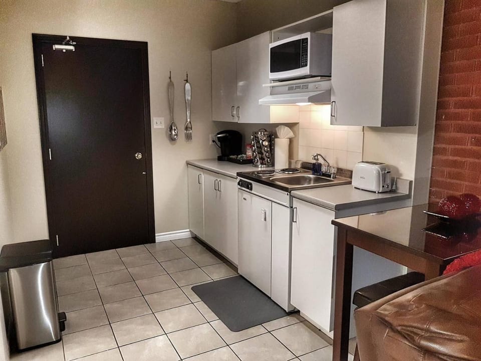 Cozy Studio #15 by Amazing Property Rentals Apartment in Gatineau