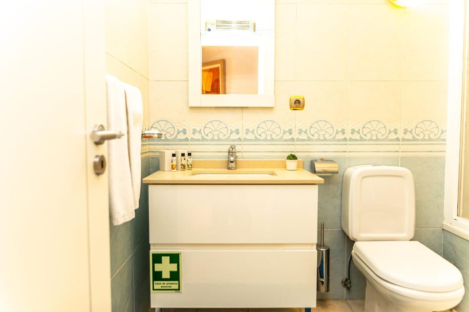 Toilet, Bathroom