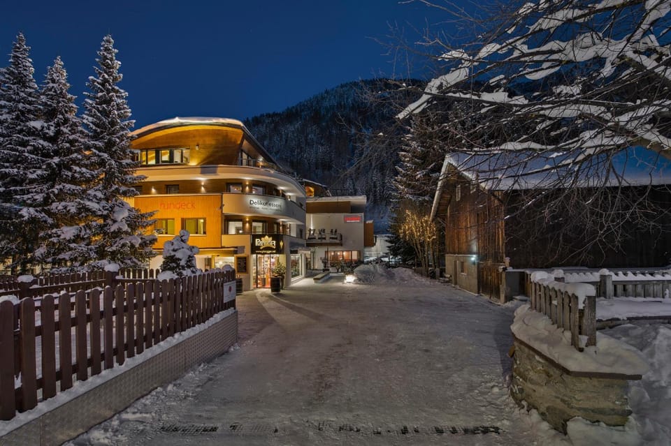 Property building, Facade/entrance, Night, Winter, On site