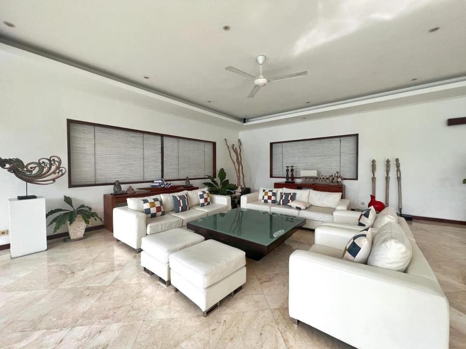 Villa Istana Putih by Maheswara Villa in North Kuta