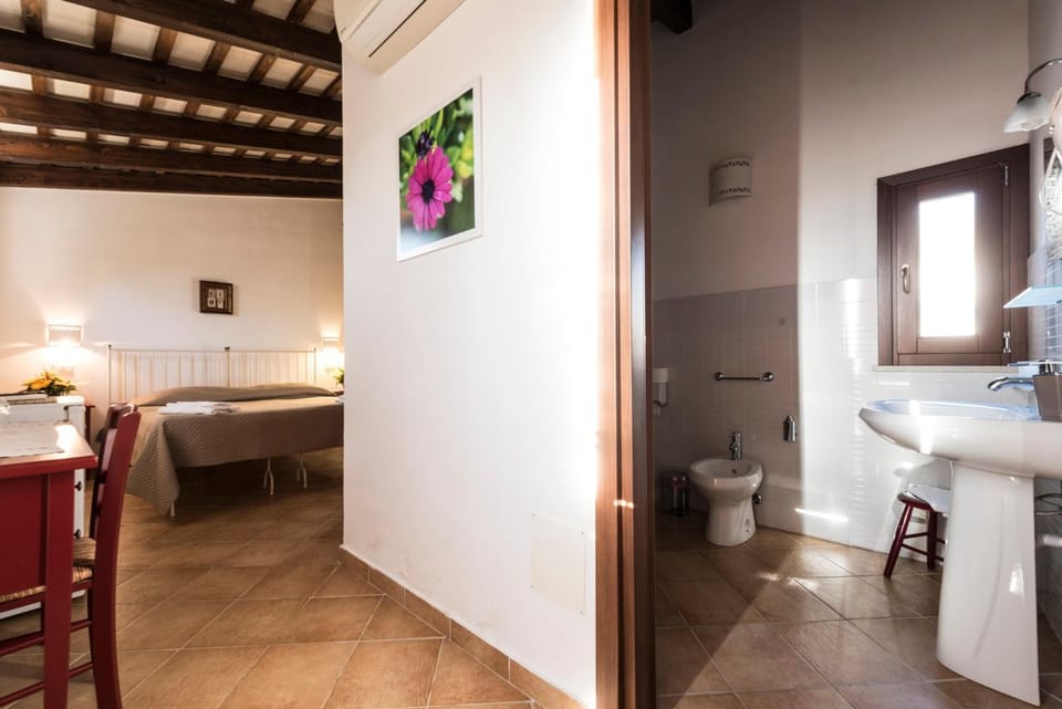 Toilet, Bed, Bathroom, Bedroom