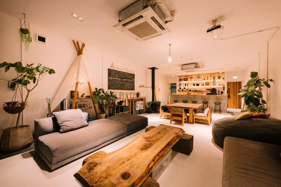 Communal lounge/ TV room, Living room, Dining area