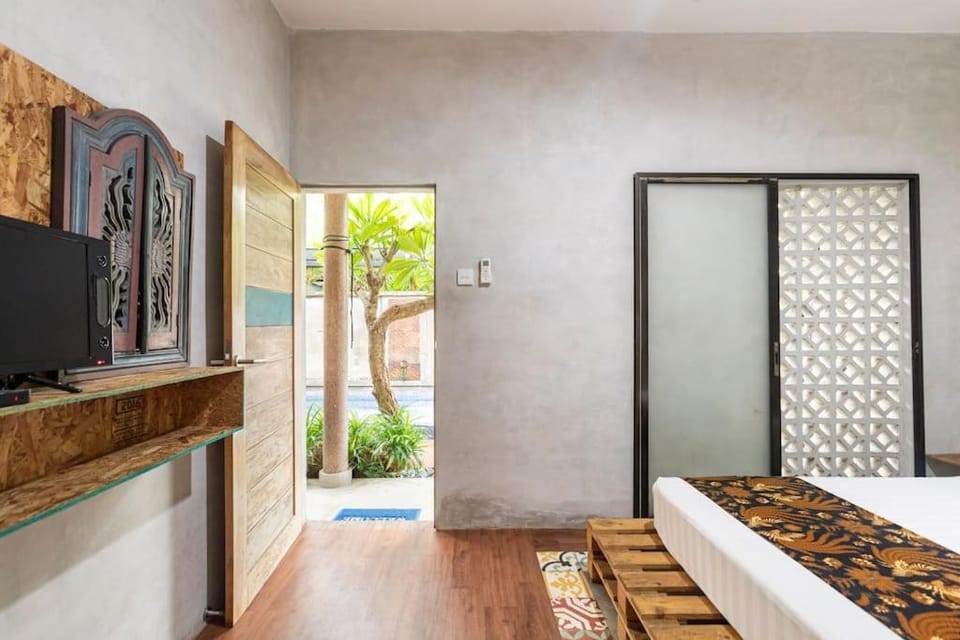 Bedroom, Internal: Not applicable to any particular room