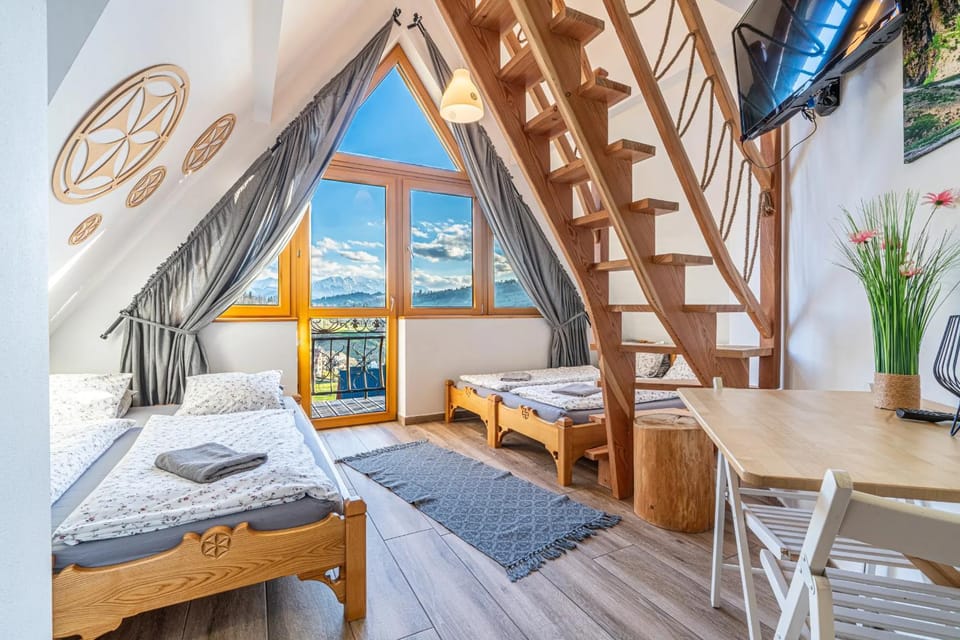 Bed, Balcony/Terrace, Photo of the whole room, Seating area, Bedroom, towels