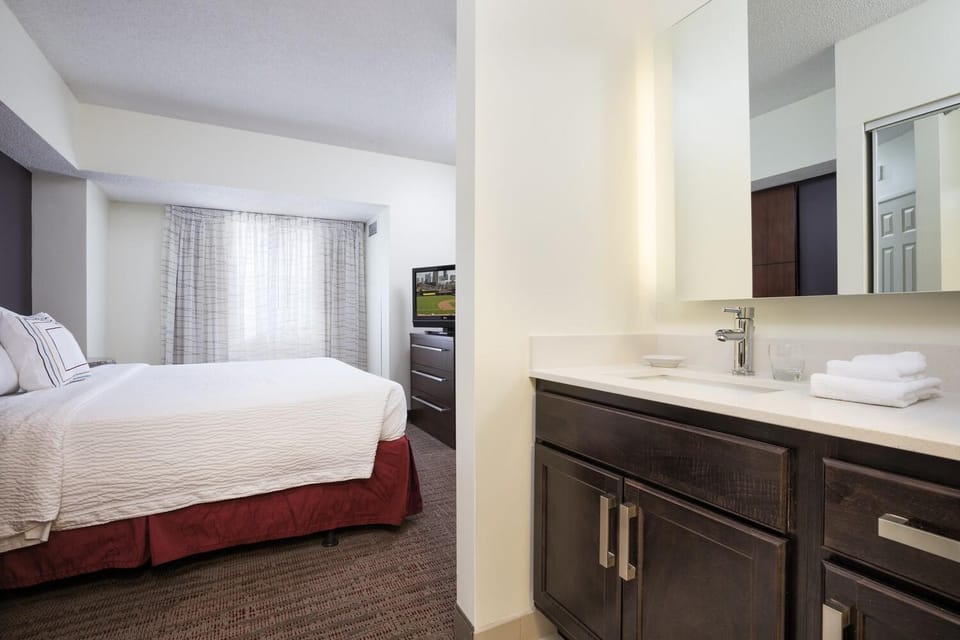 Bathroom, Bedroom