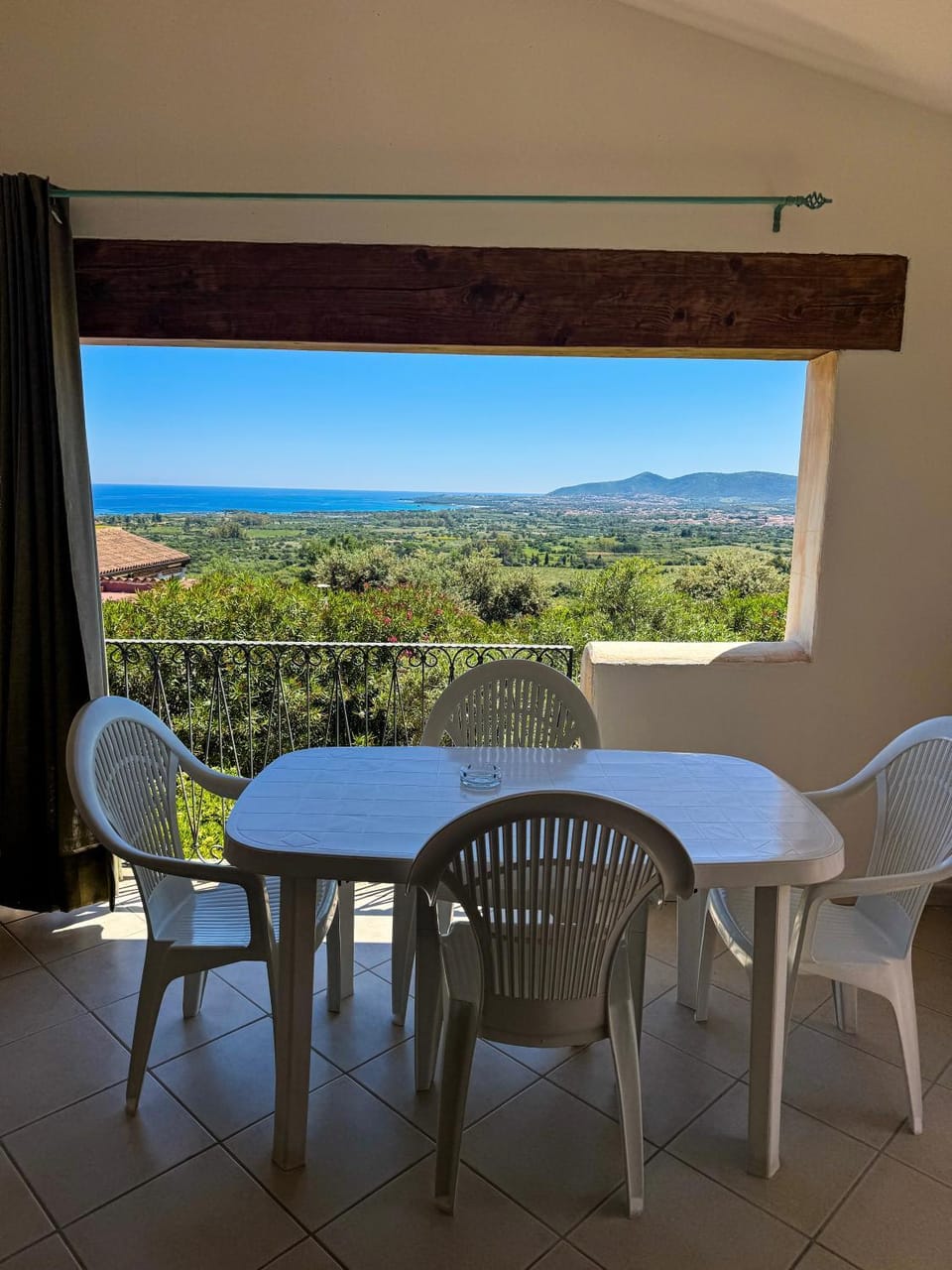 Natural landscape, View (from property/room), Balcony/Terrace, Dining area, Sea view