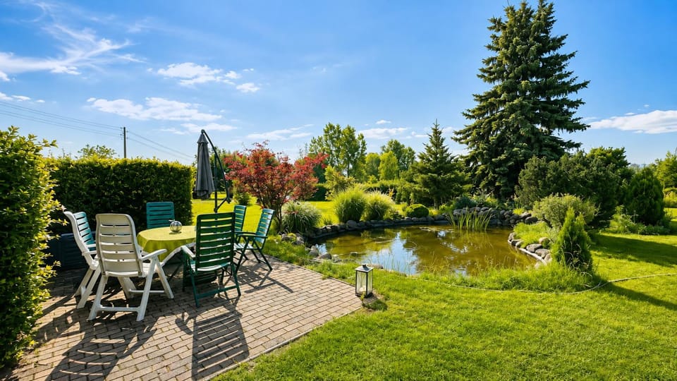 Garden, Seating area, Garden view