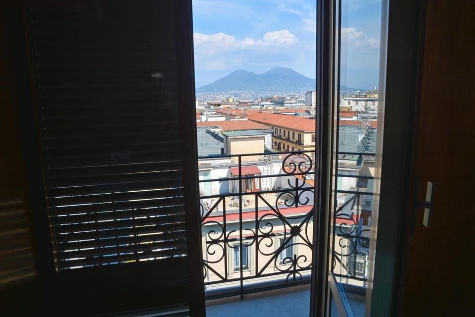 View (from property/room), Balcony/Terrace, Mountain view