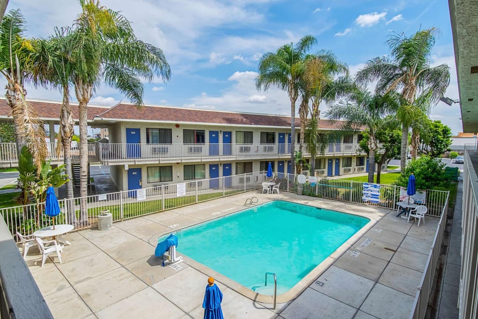 On site, Pool view, Swimming pool