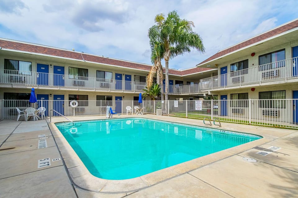 On site, Pool view, Swimming pool