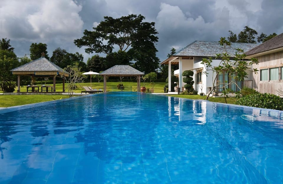 Swimming pool, Swimming pool