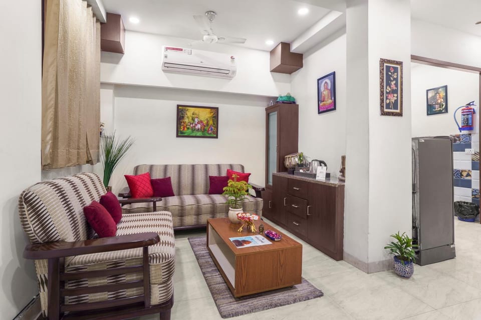 Living room, Seating area, air conditioner