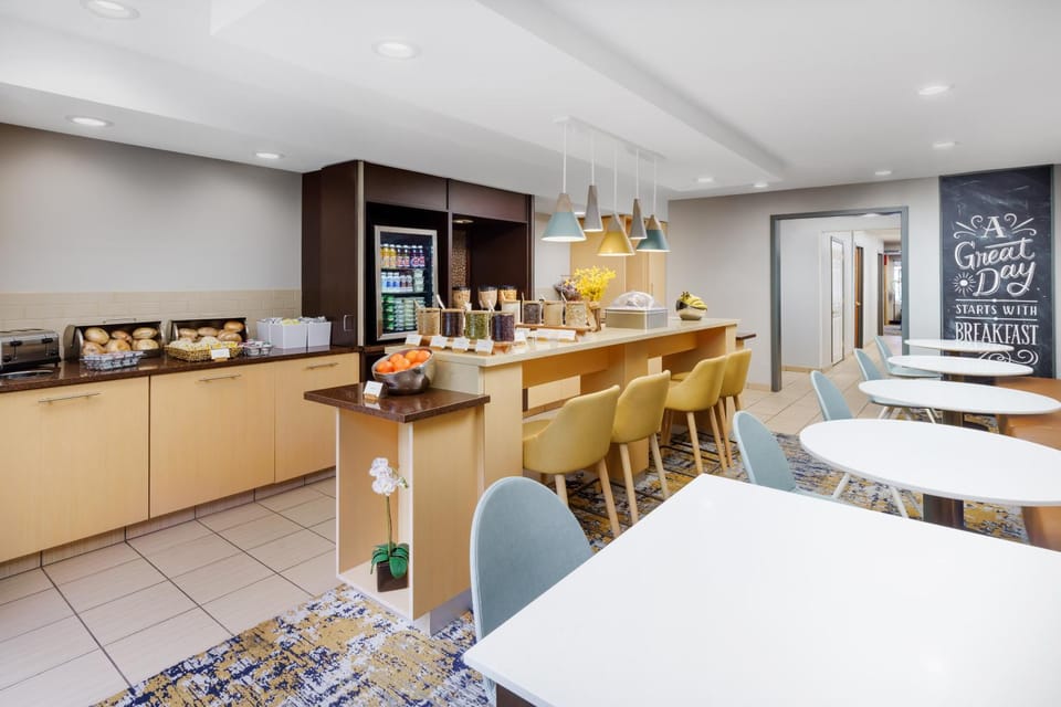 Seating area, Breakfast, Buffet breakfast